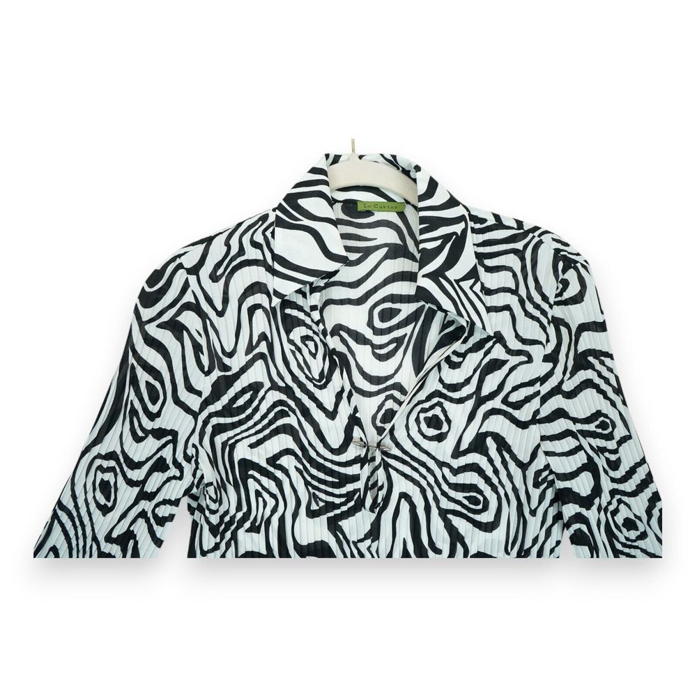 Le Caviar Women's Animal Zebrah Print Long‎ Sleeve Blouse - Small 3/4 Sleeve - Picture 3 of 6